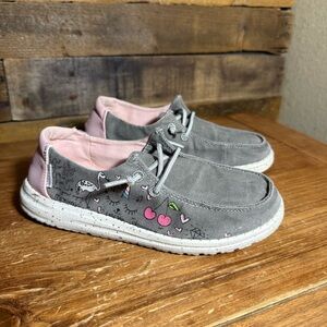 Hey Dude Wendy Youth Girls 2 Doodle Grey Pink Slip On Boat Loafer Moc Sneakers